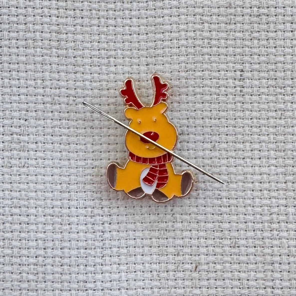 Reindeer Enamel Needle Minder - StewArt Stitches
