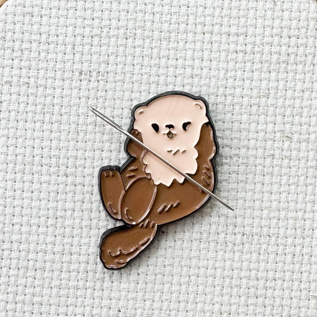 Otter Enamel Needle Minder - StewArt Stitches