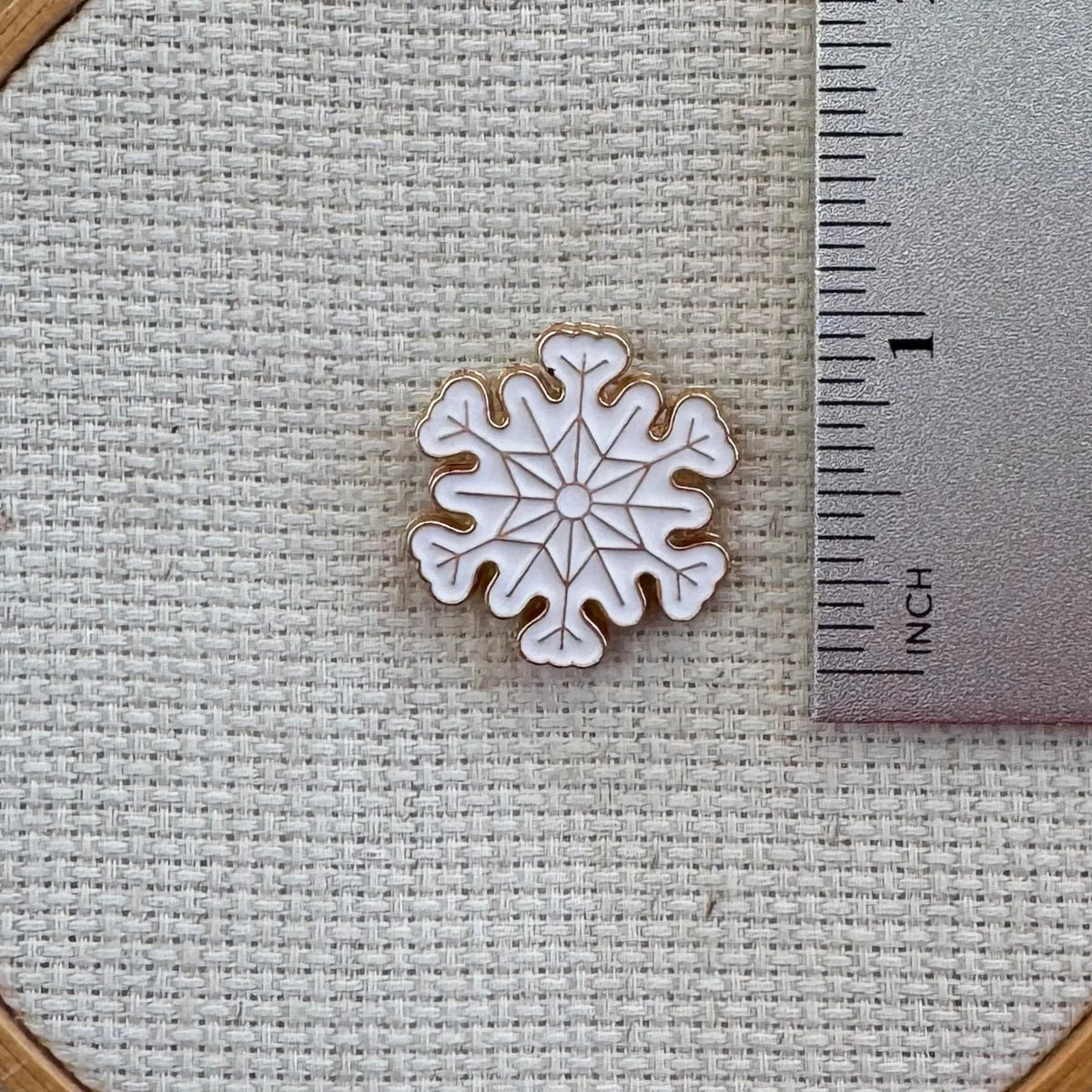Snowflake Enamel Needle Minder - StewArt Stitches